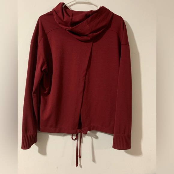 Red hoodie with open back - Picture 1 of 3